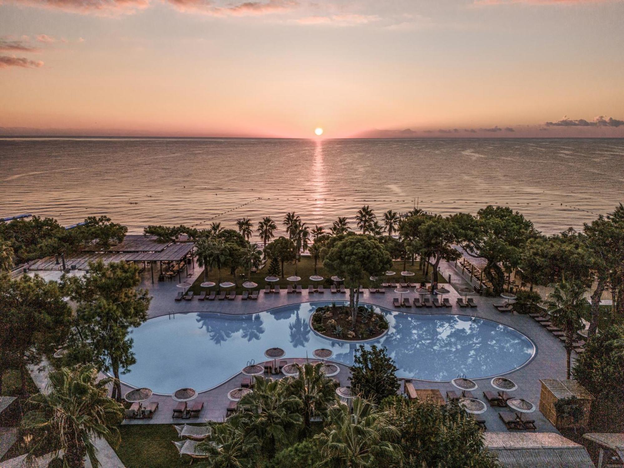 Balmy Beach Resort ケメル エクステリア 写真